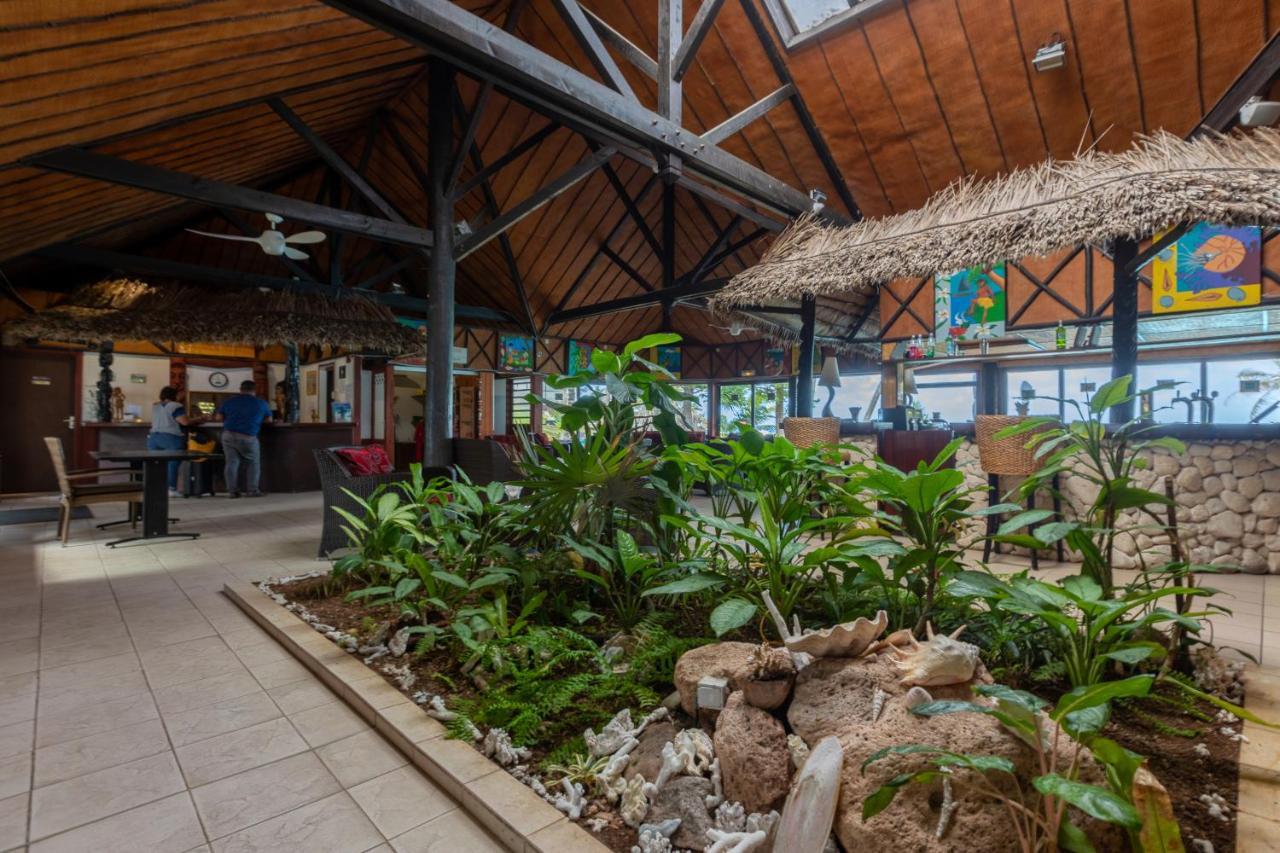 Hotel Nengone Village Mare Bagian luar foto