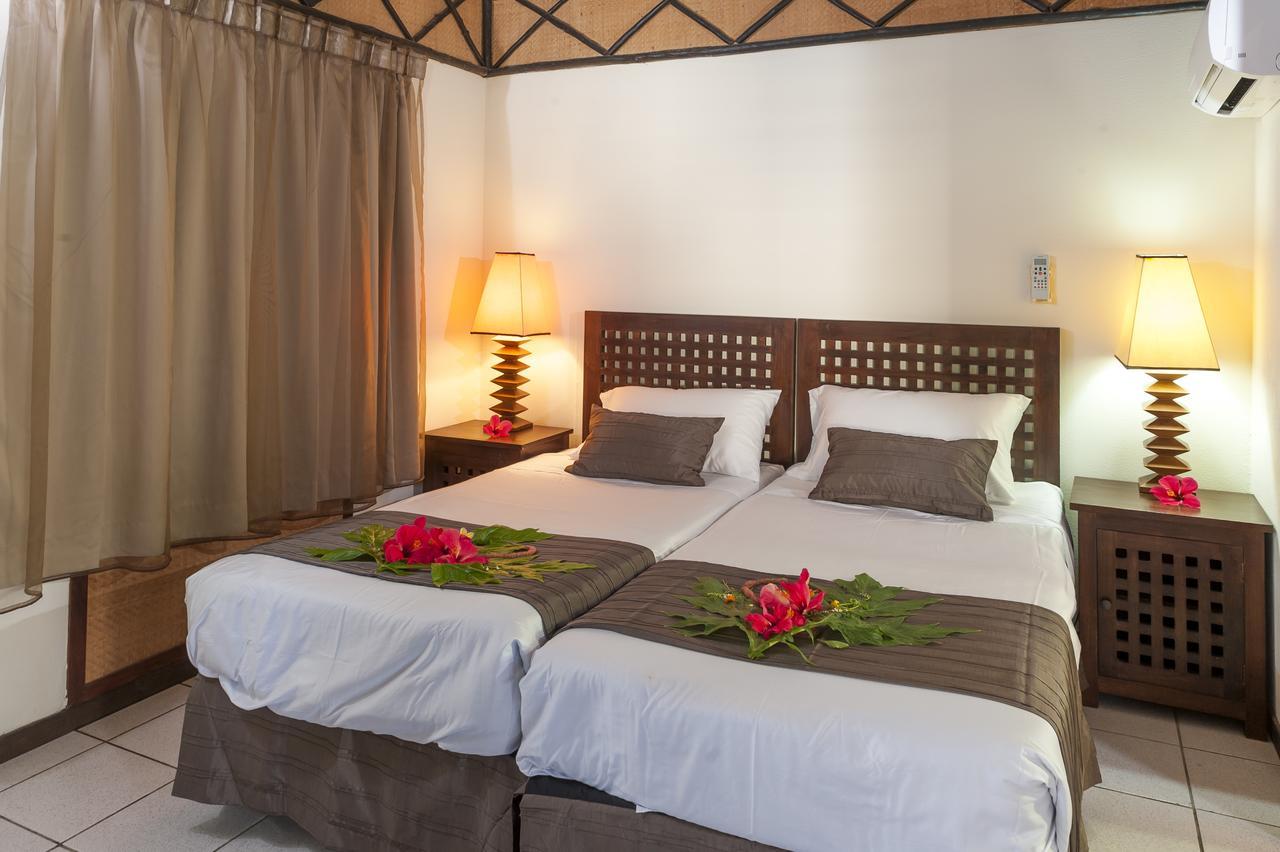 Hotel Nengone Village Mare Bagian luar foto