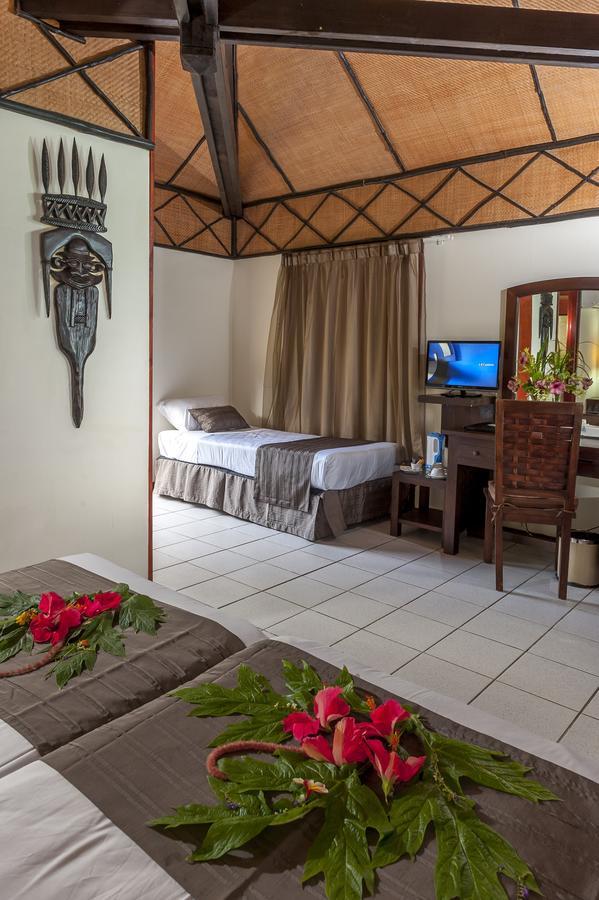 Hotel Nengone Village Mare Bagian luar foto
