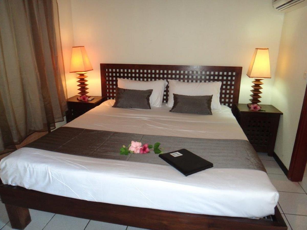 Hotel Nengone Village Mare Bagian luar foto