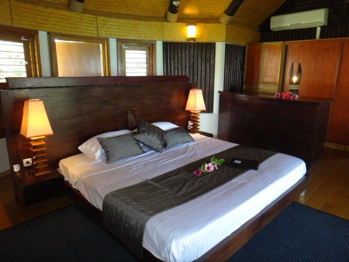 Hotel Nengone Village Mare Bagian luar foto