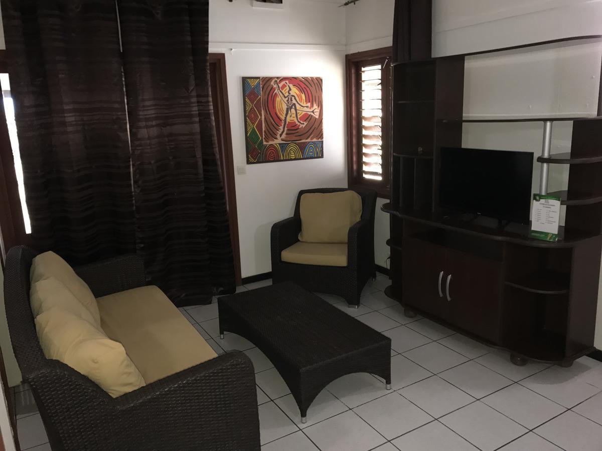 Hotel Nengone Village Mare Bagian luar foto