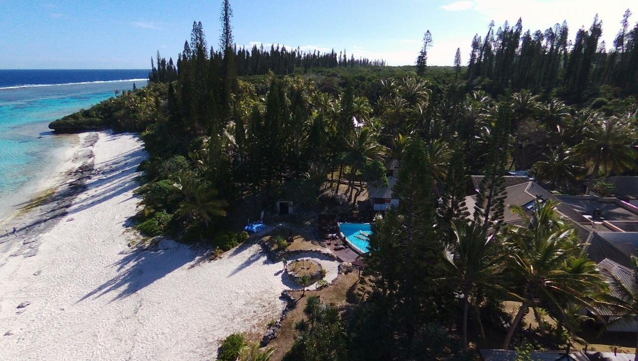 Hotel Nengone Village Mare Bagian luar foto